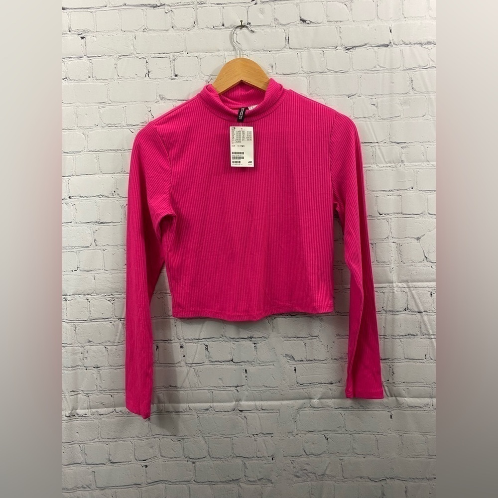 H&M Hot Pink Ribbed Turtleneck Light Weight Cropped Shirt Womens Size Medium